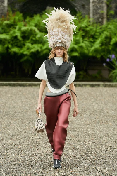 Look 14